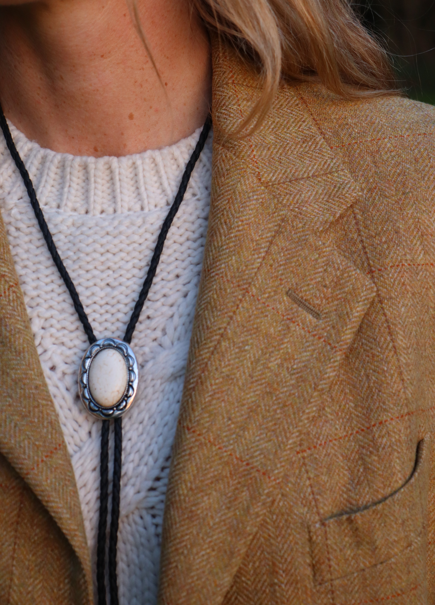 White flower gem Bolo Tie