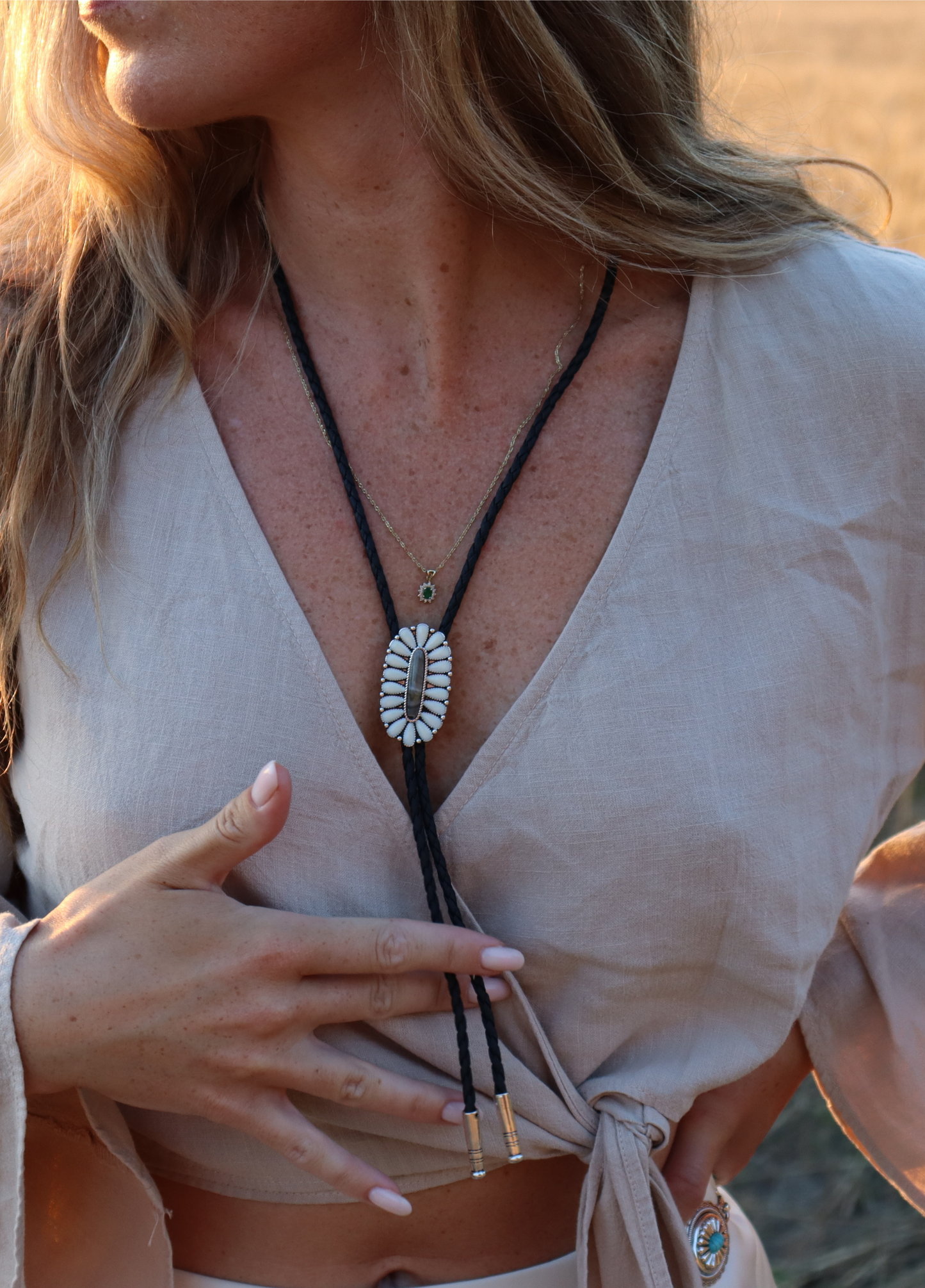 Oval shell Bolo tie